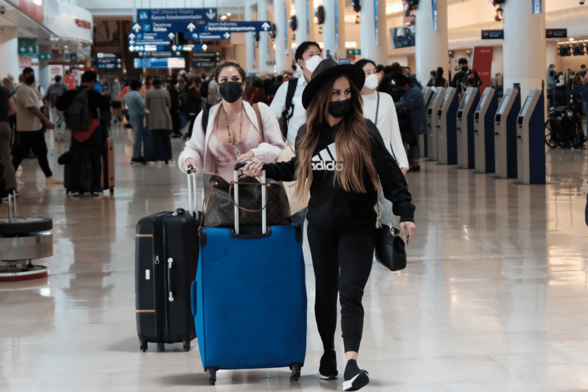 Foto: Cuartoscuro | Los viajeros no estadounidenses deberán presentar un esquema de vacunación contra el covid-19 para ingresar al país