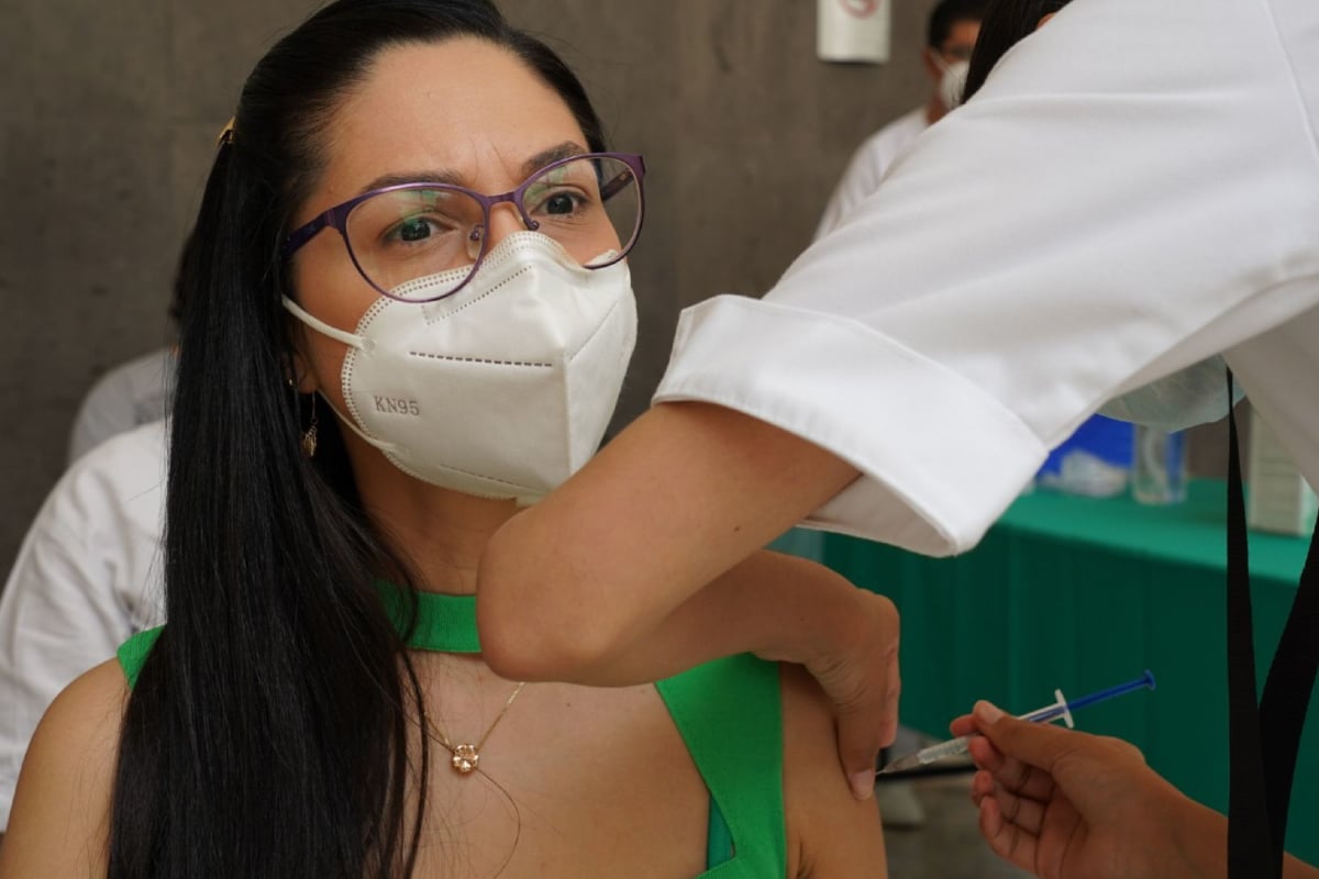 Foto: Cuartoscuro. Salud abrió el registro para el refuerzo contra la covid-19 para adultos de 40 años y más.