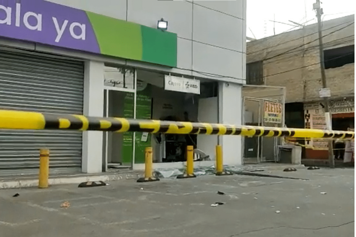 Foto: Captura de video | Cuando los elementos de Seguridad llegaron al lugar, los delincuentes ya habían huido con el dinero