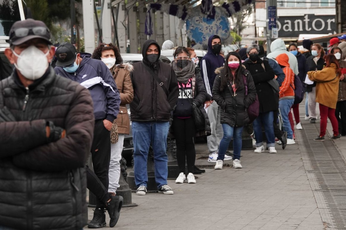 Hugo López-Gatell informó que hay evidencia que indica que la cuarta ola de covid-19 va a la baja.