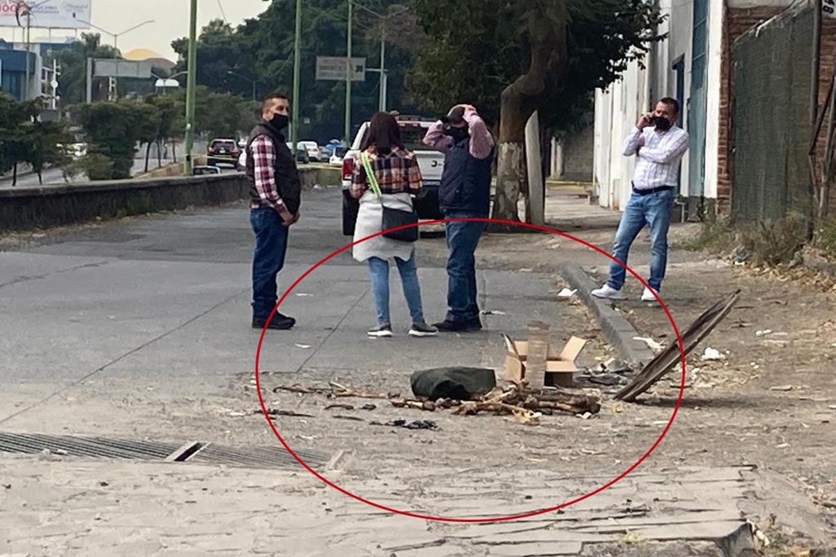 Foto: @HectorXkamylla | Se presume que el hombre permaneció encerrado bajo la coladera por al menos cinco días.