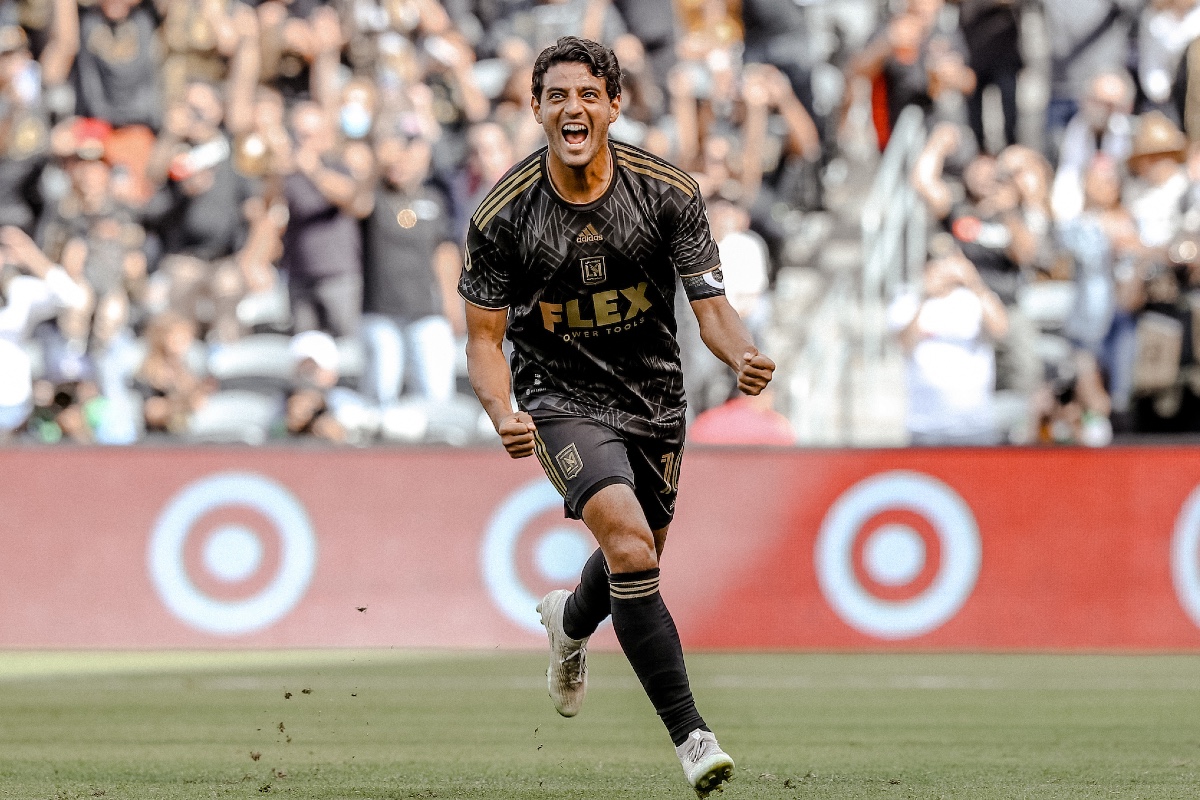 Carlos Vela firma un triplete en la jornada inaugural de la MLS