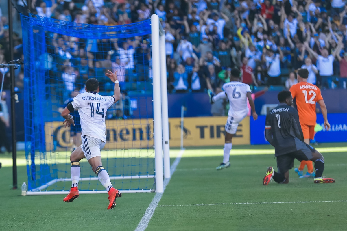 Chicharito da triunfo al Galaxy ante NY City