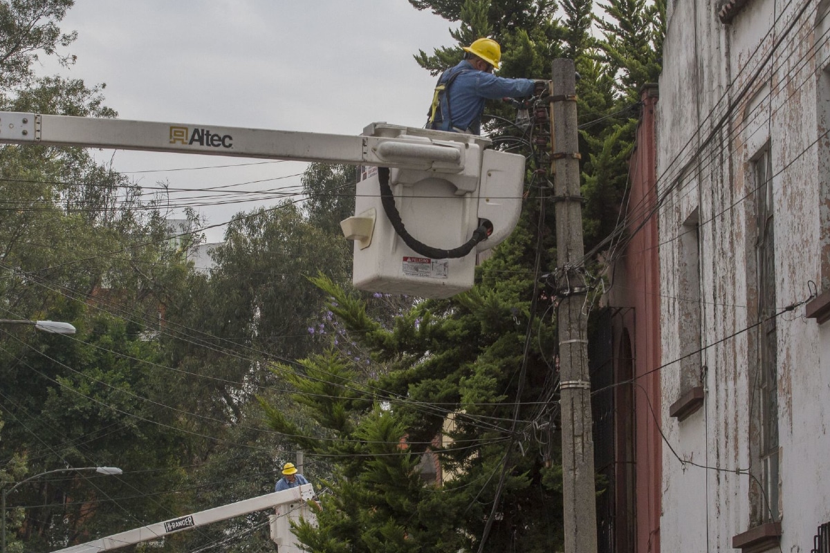 El Gobierno de México anunció un plan de compensación para extrabajadores de Luz y Fuerza.