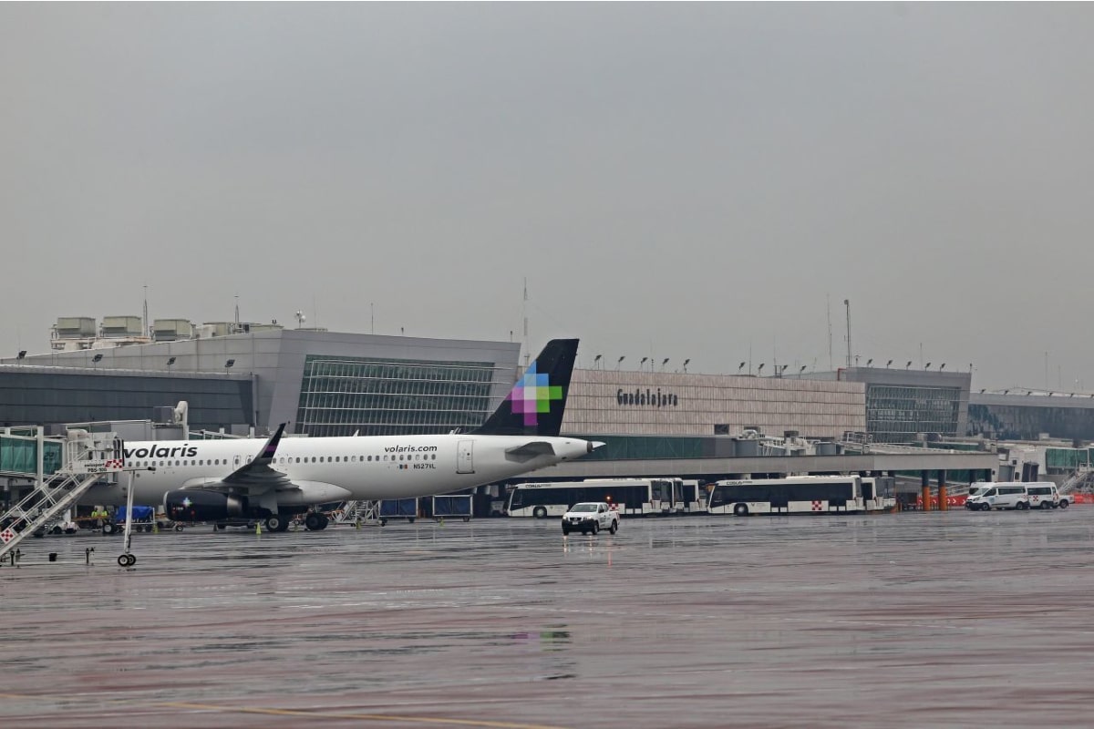 Reportes señalan que la afectación en el aeropuerto se originó por el bloqueo en una de las pistas.