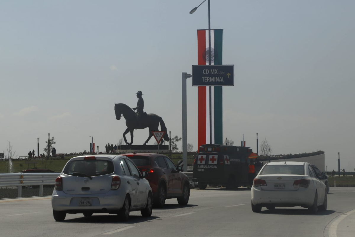 De la TAPO al AIFA el tiempo de recorrido fue de una hora en "puente".