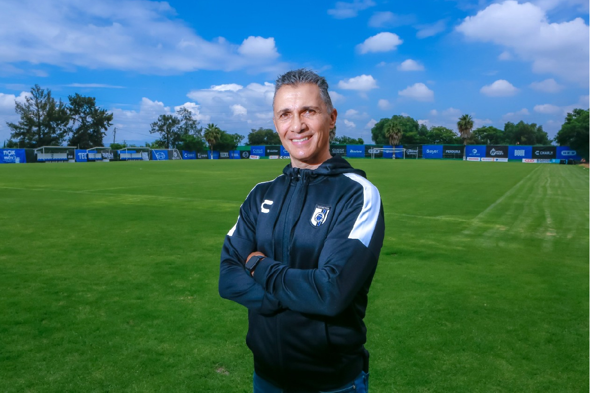 Adolfo Ríos, Director General de los Gallos Blancos de Querétaro.