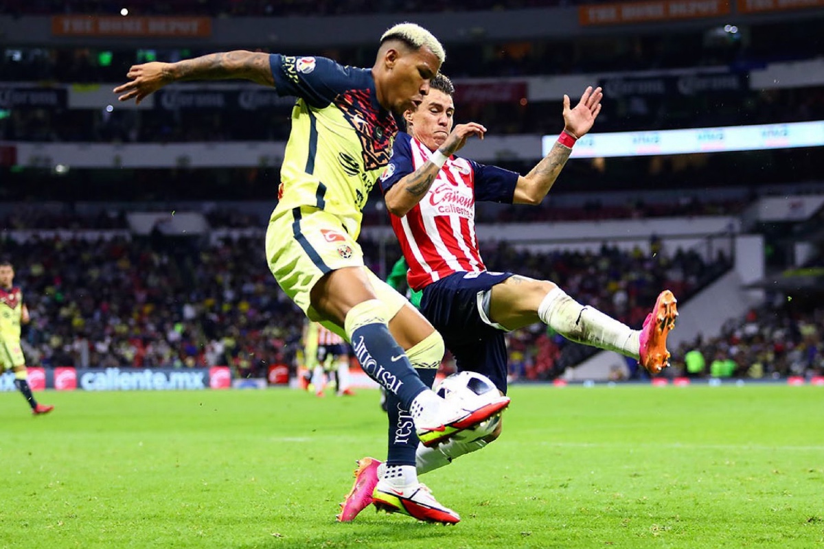 Liga MX se reanuda tras graves incidentes; Chivas-América se disputará con precauciones