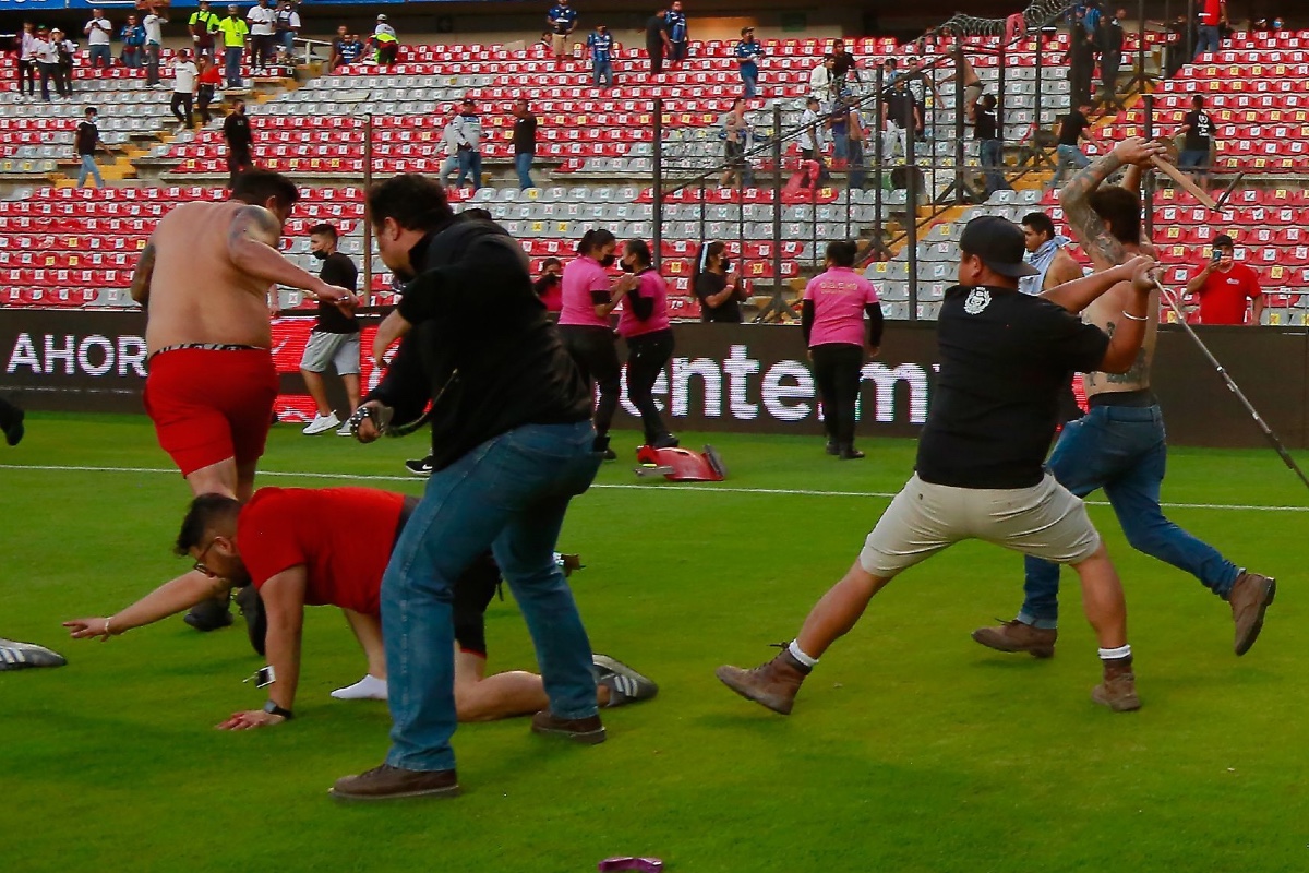 Herido en Estadio Corregidora fue intubado y otros presentan fractura de cráneo 