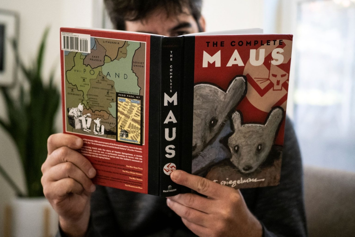 El primero fue la prohibición del libro gráfico Maus -premio Pulitzer, 1992-, por parte de una junta escolar en Tennessee