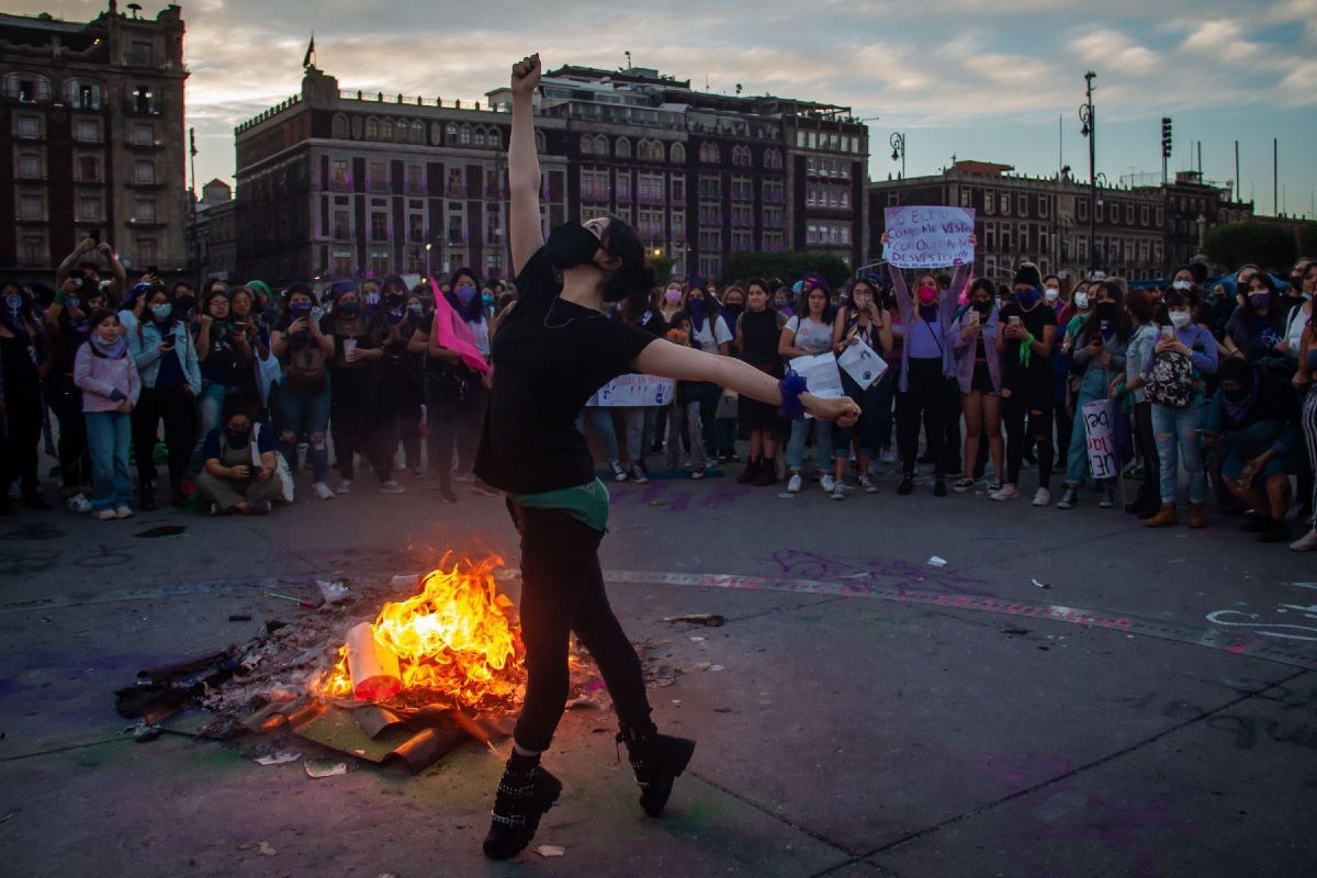 Grupos en redes sociales convocan a disturbios en CDMX durante marcha 8M 