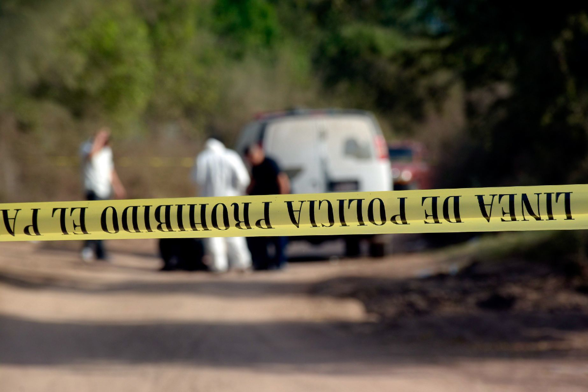 El joven mantenía relaciones al aire libre cuando fue baleado.