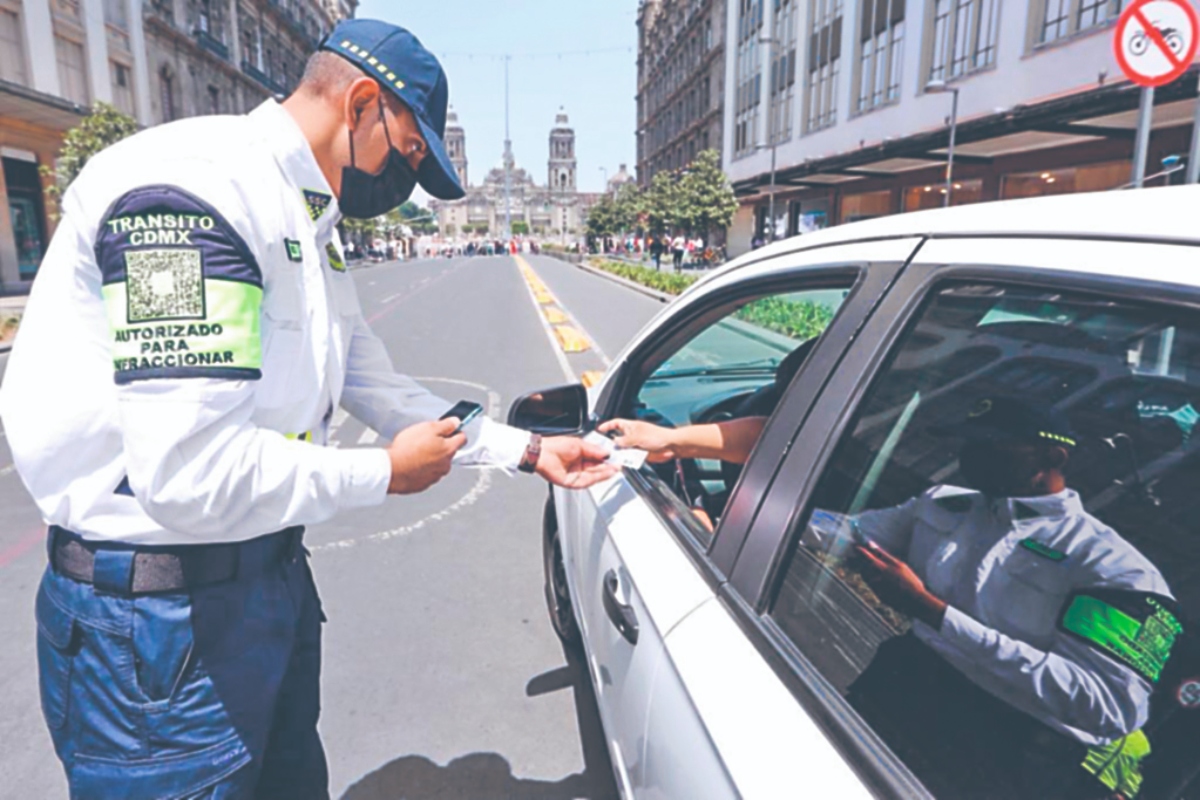 policía