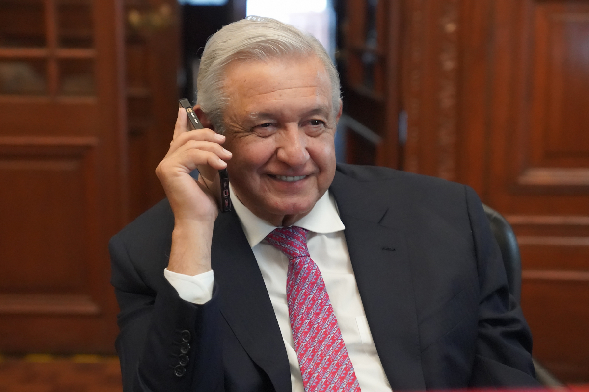 AMLO conversó esta mañana con su amigo Mélechon, excandidato a la presidencia de Francia.