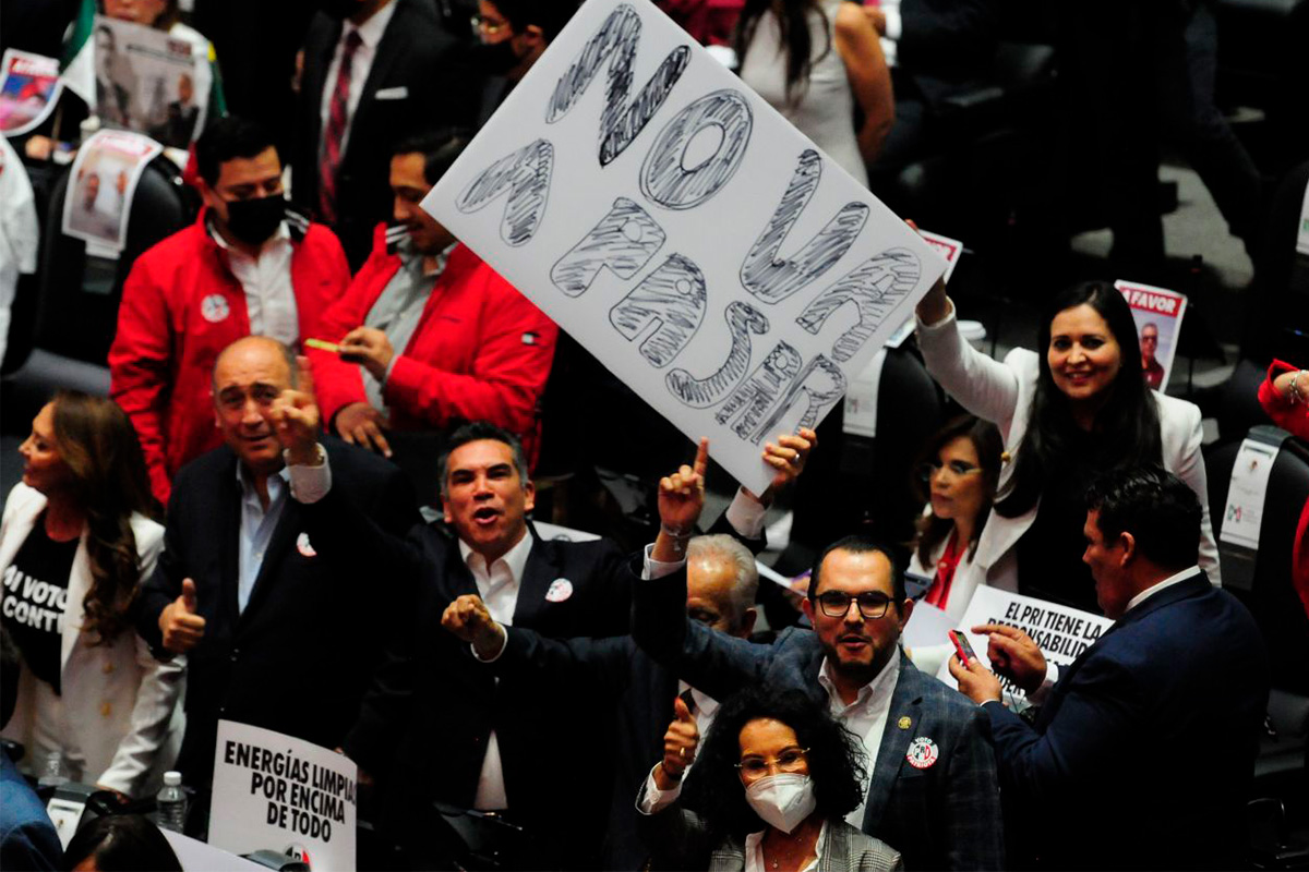 El CCE reconoció a los diputados por desechar la iniciativa de reforma eléctrica.