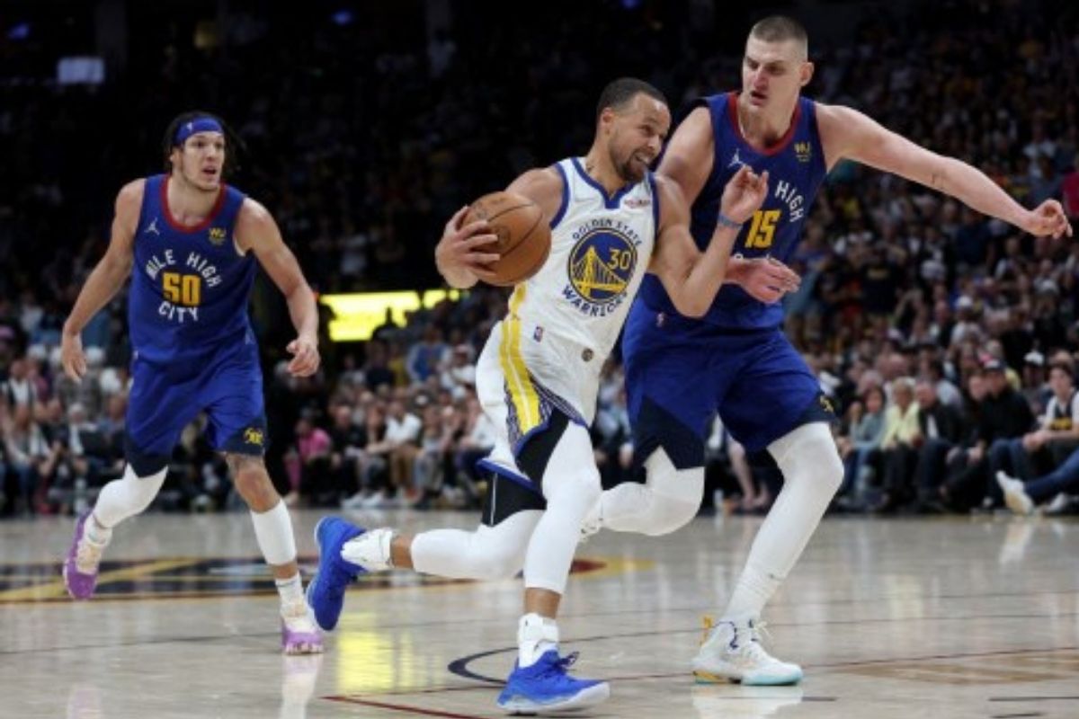 Foto:AFP|Warriors vencen a Nuggets y ponen serie del Oeste a punto de mate, Mavericks y Grizzlies también airosos