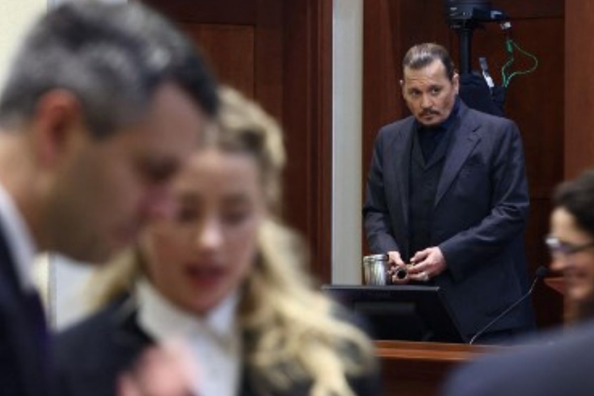 Foto:AFP|Amber Heard defecó la cama en la que dormía con Johnny Depp