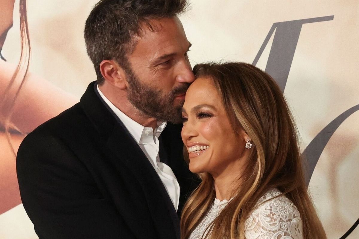 Foto:Twitter/@andrearomeros97|¿Khe? JLO le hizo firmar una presunta cláusula sexual a Ben Affleck