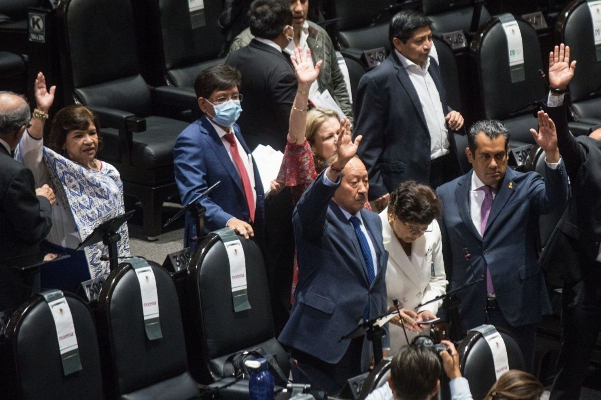 Foto:Cuartoscuro| Aprueban diputados garantizar libertad sindical a maestros; advierten regreso de sindicalismo “charro”