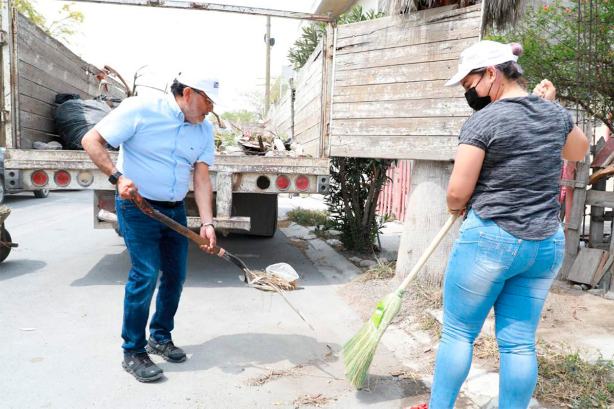 Agarran la escoba alcalde y ciudadanos por un "Escobedo limpio"