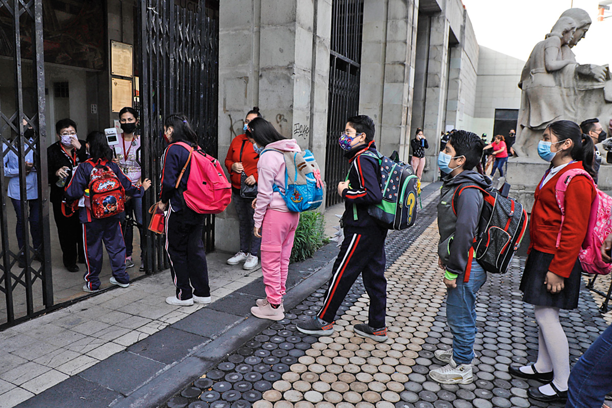 Ordenan a la SEP mantener las escuelas de tiempo completo