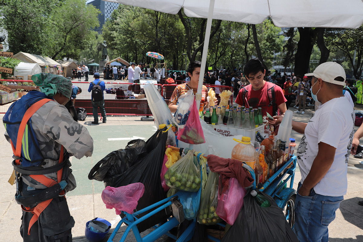 ¡Increíble! Pese al inclemente sol, no se venden los raspados 