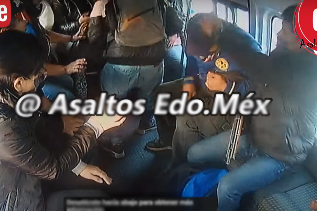 Los pasajeros fueron despojados incluso de su gorra.