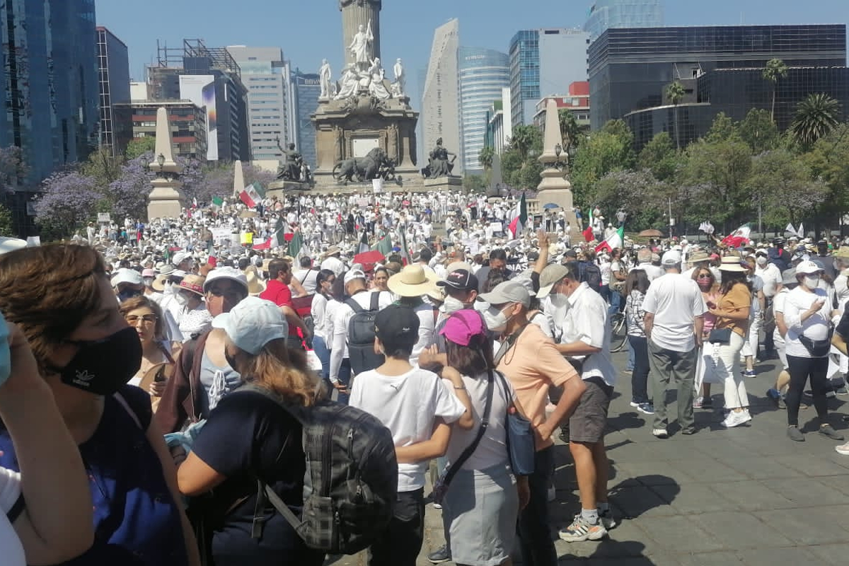 Opositores marchan contra consulta de Revocación de Mandato.