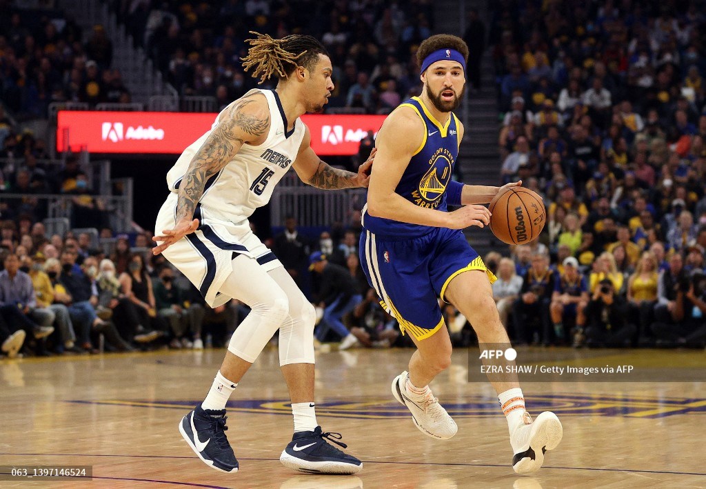 Foto:AFP|Los Warriors rematan a los Grizzlies y avanzan a las Finales del Oeste