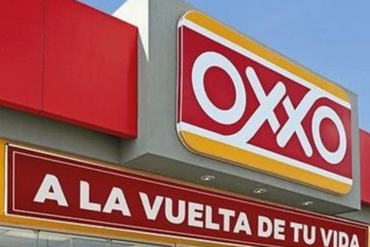 Foto: Twitter/ @nonstandardoxxo | VIDEO: Captan a militantes de Morena robando en Oxxo