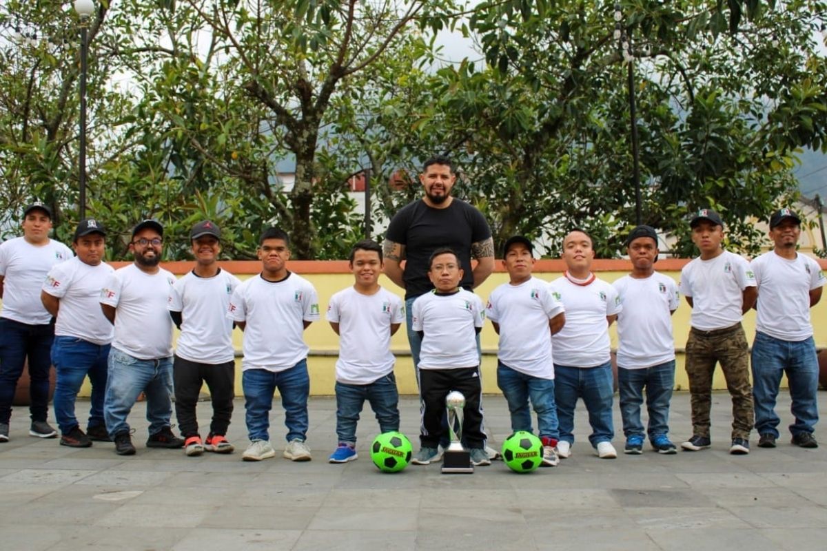 Foto:Twitter/@MexdeTb|La selección mexicana de futbol de “Talla baja” debutará en la Copa América