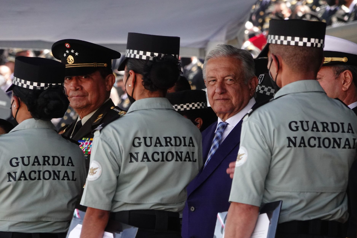 AMLO adelantó que en 2024 insistirá en la incorporación de la Guardia Nacional a la Sedena.