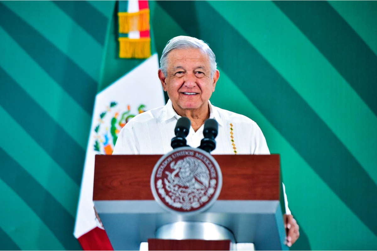 Asegura AMLO jornada tranquila y sin problemas durante elecciones.