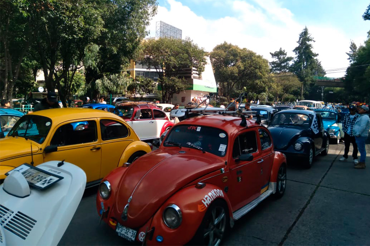 Con música, alegría y murmullos, festejan día del vocho