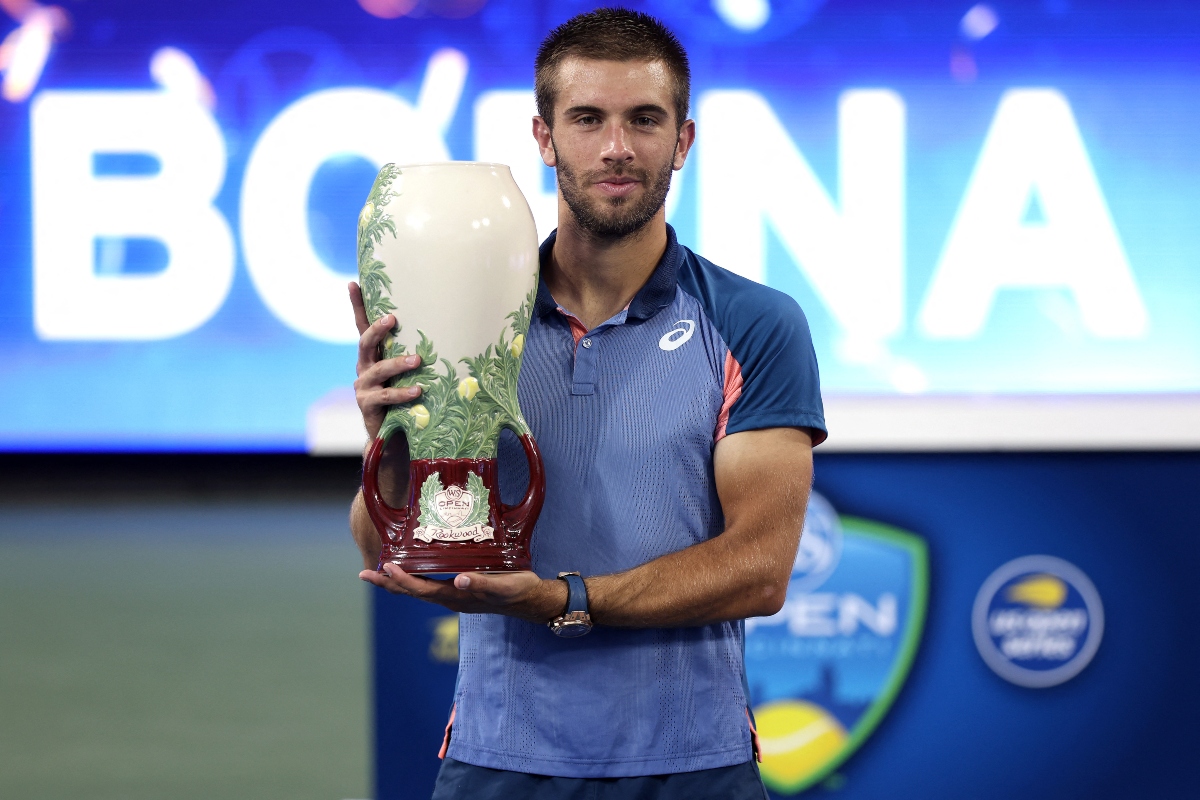 BORNA CORIC