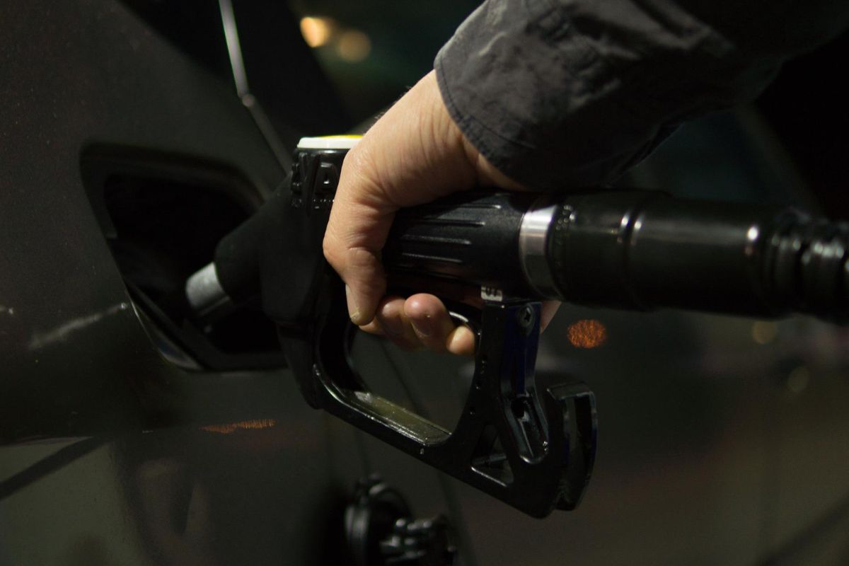 Foto:Pixabay|“No pertenecen aquí” Hombre rocía gasolina a 2 personas por hablar español en EU