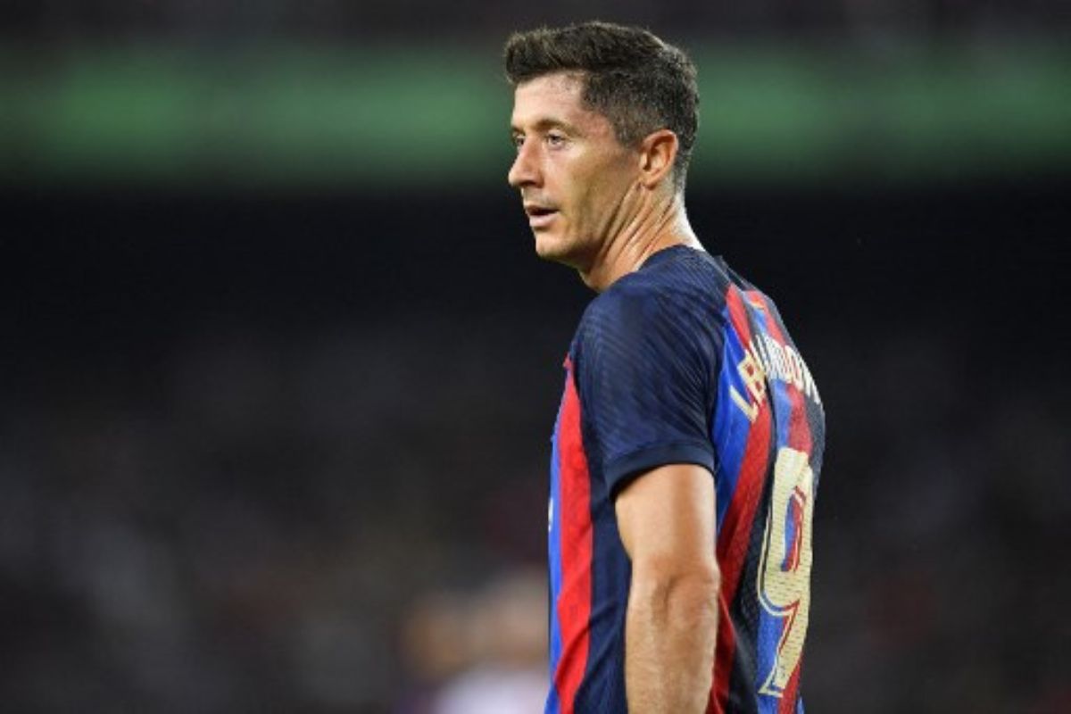 Foto:AFP|¡Tragedia! Asaltan a Robert Lewandowski al llegar al entrenamiento del Barcelona