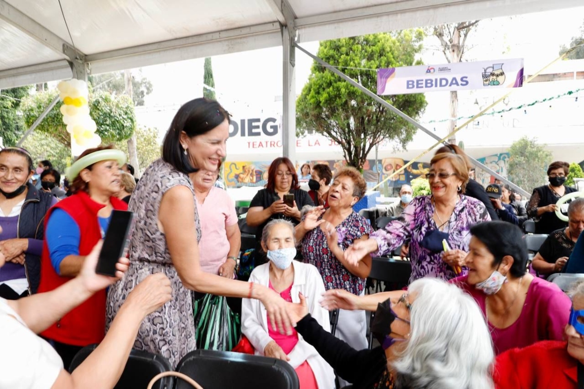 "En nuestras 9 Casas de Personas Adultos Mayores"