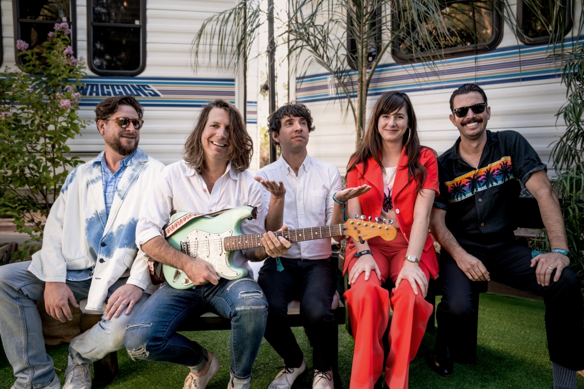 Jeffrey Paradise, líder de Poolside comparte las memorias de su álbum debut.