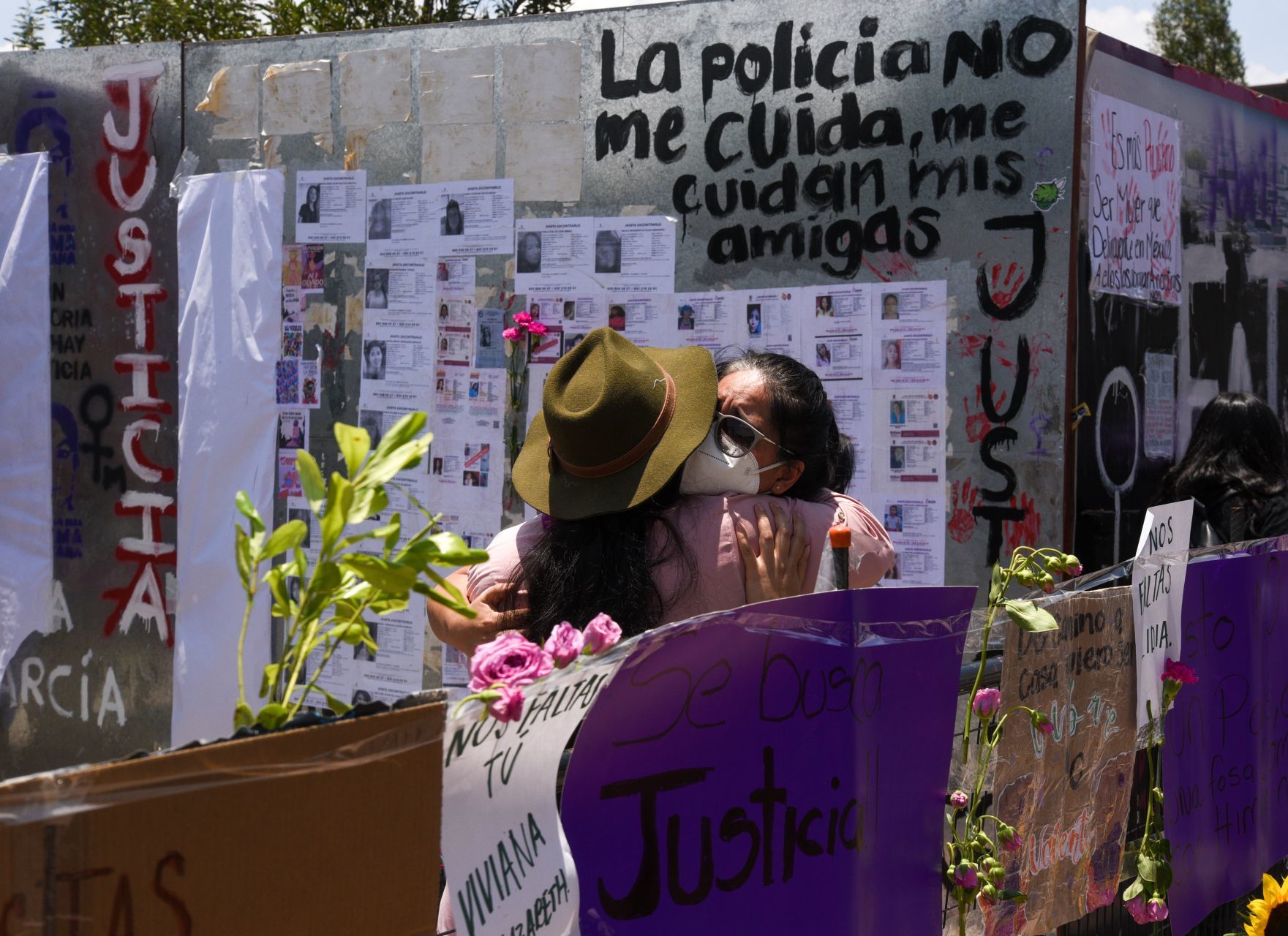 Foto: Cuartoscuro | Tras ser amenazada Andrea Flores es víctima de un ataque con acido