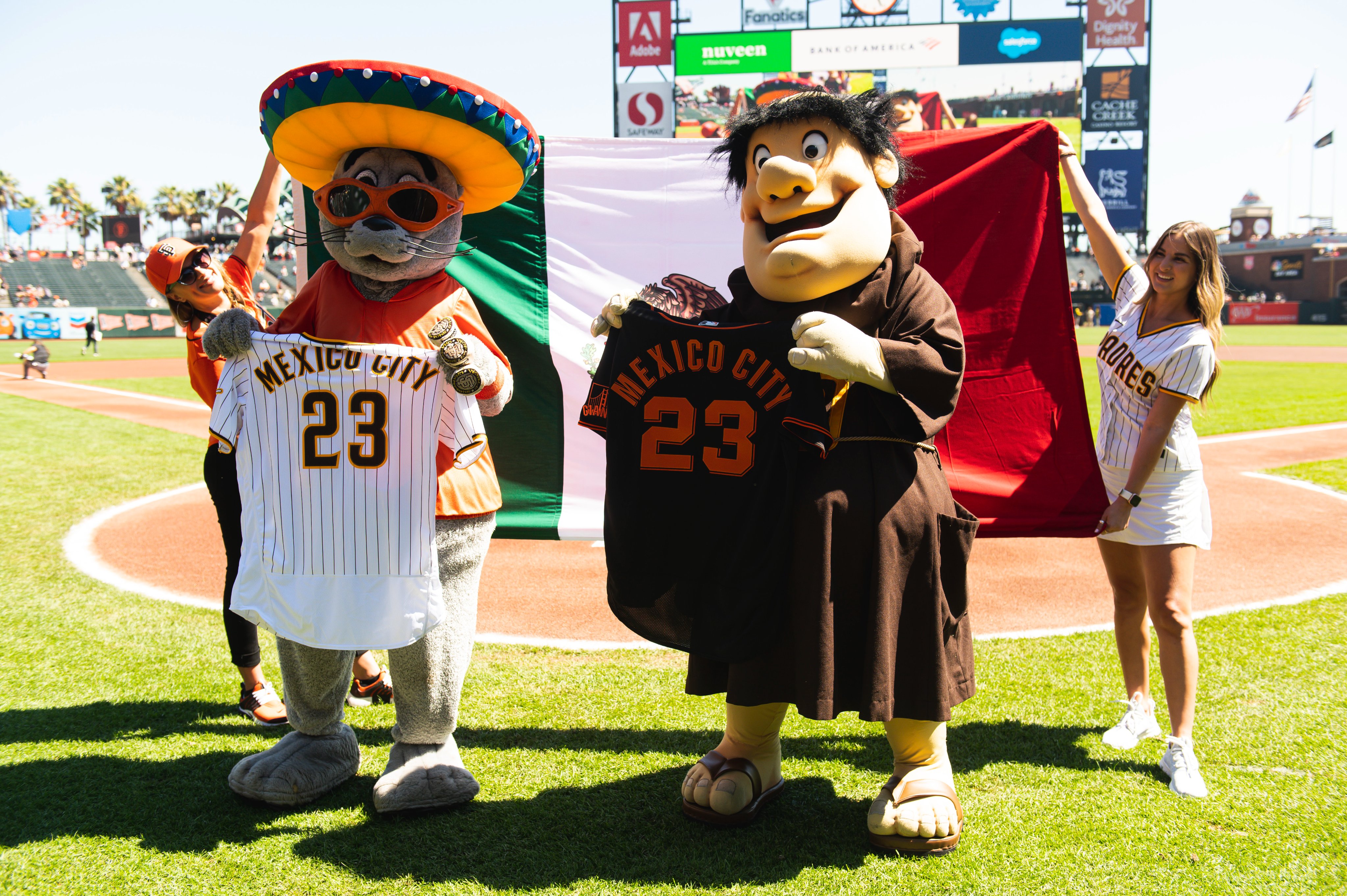 PADRES VS GIANTS