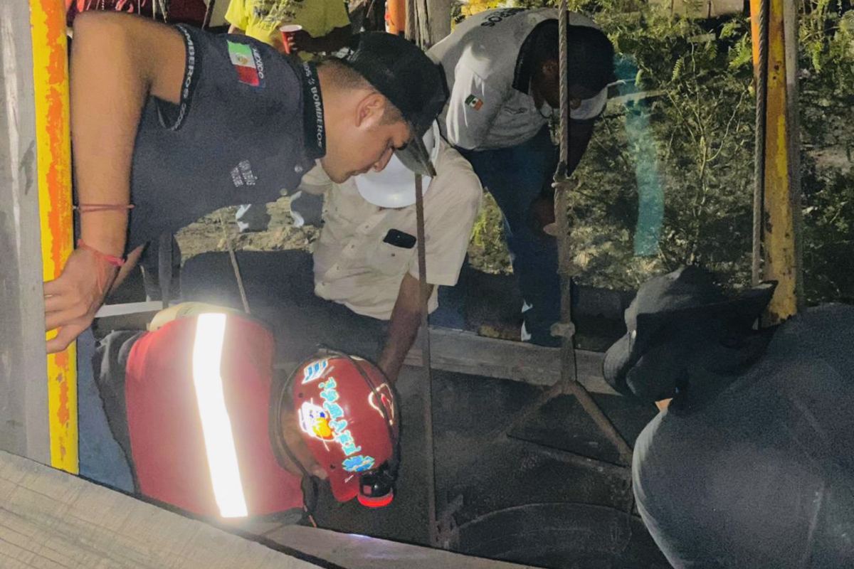 Rescatan a tres mineros tras derrumbe en mina de Sabinas; 10 permanecen atrapados.