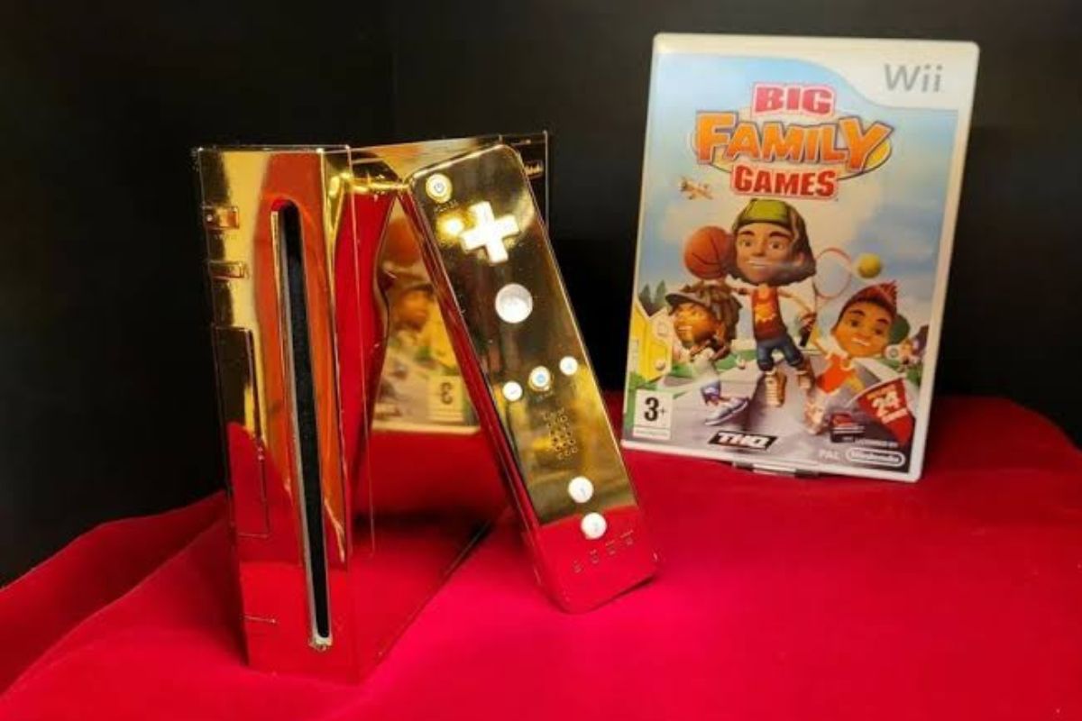 Foto:Twitter/@thebrucefantasy|¿Amante de los videojuegos? Así era el Wii de oro que fue creado para la reina Isabel II