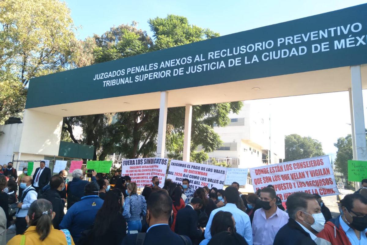 Foto: Gibrán Villarreal | Trabajadores cierran Juzgados del Reclusorio Norte como protesta