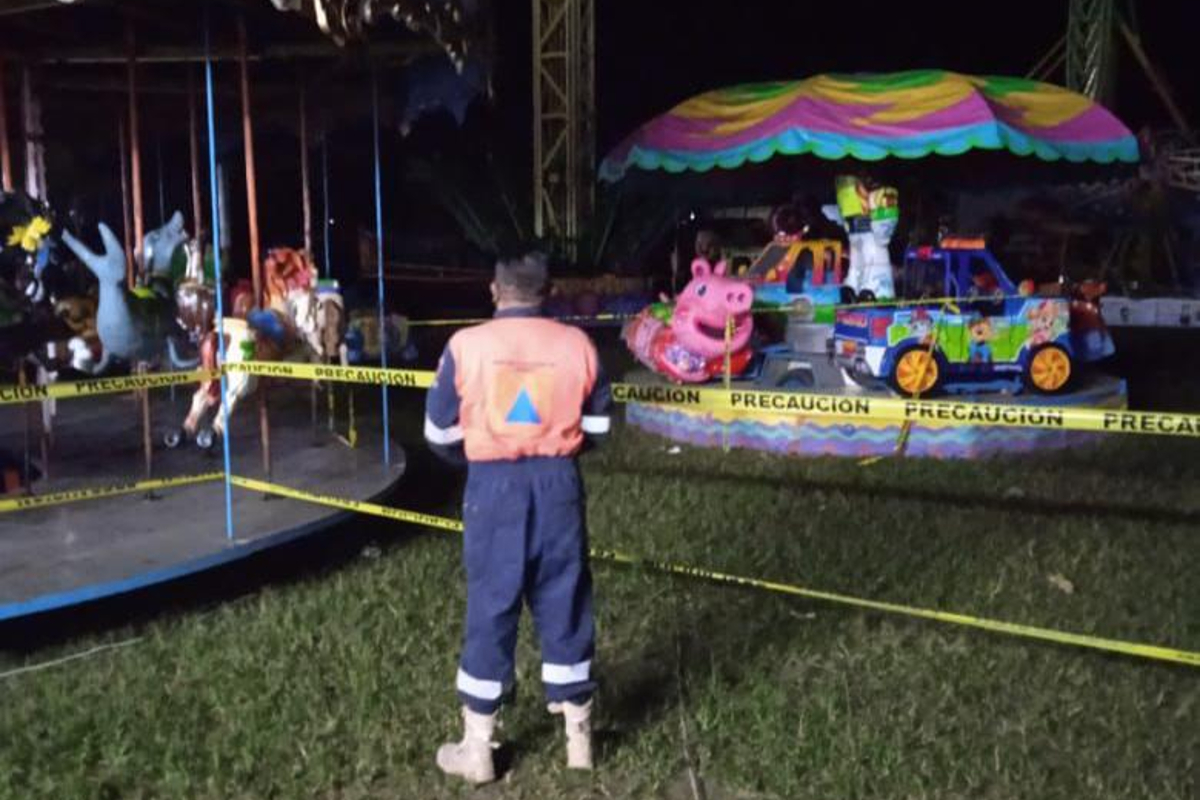 Desplome de juego mecánico deja 25 lesionados en feria de Guerrero.