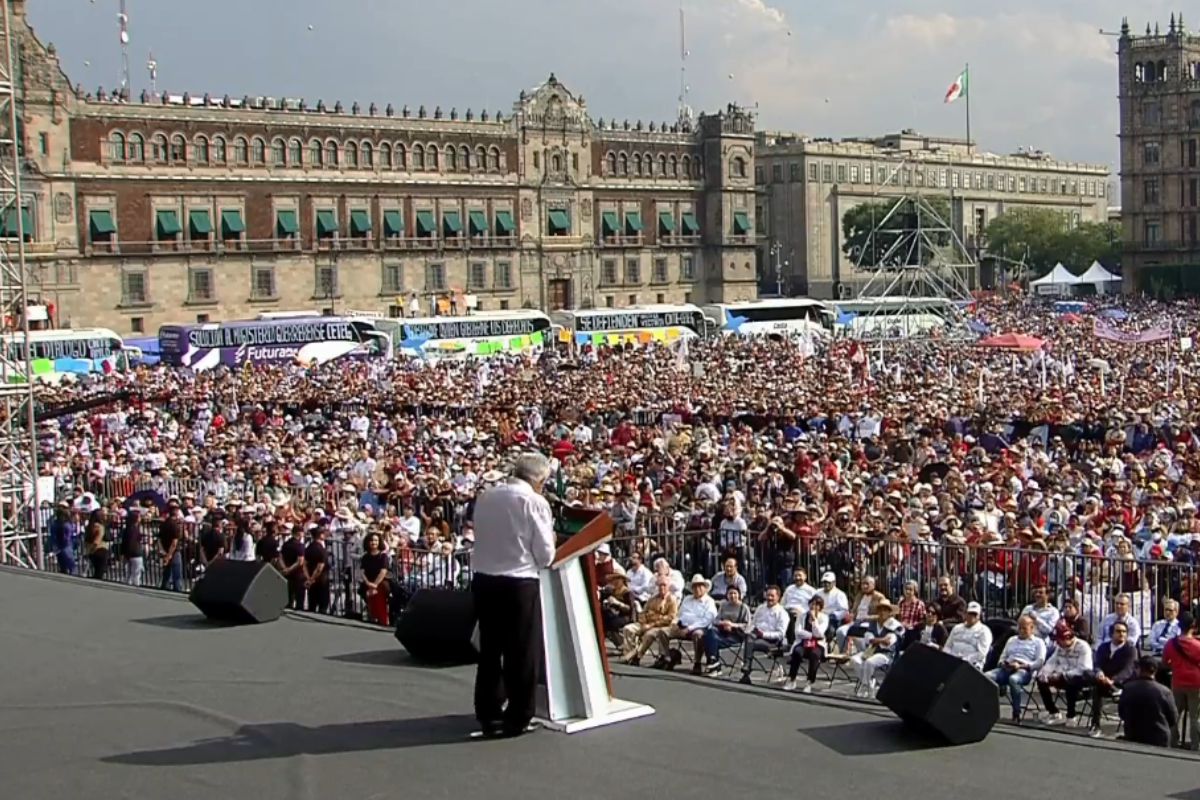 Foto: Twitter/ @lopezobrador_ | Llega AMLO al zócalo de la Ciudad de México