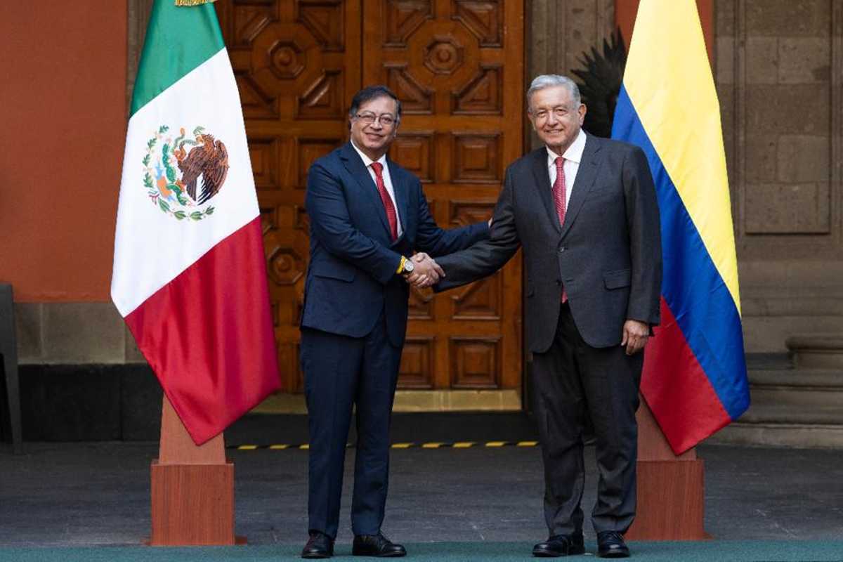 AMLO viajará a Colombia para revisar con Petro un plan contra las drogas en el continente.