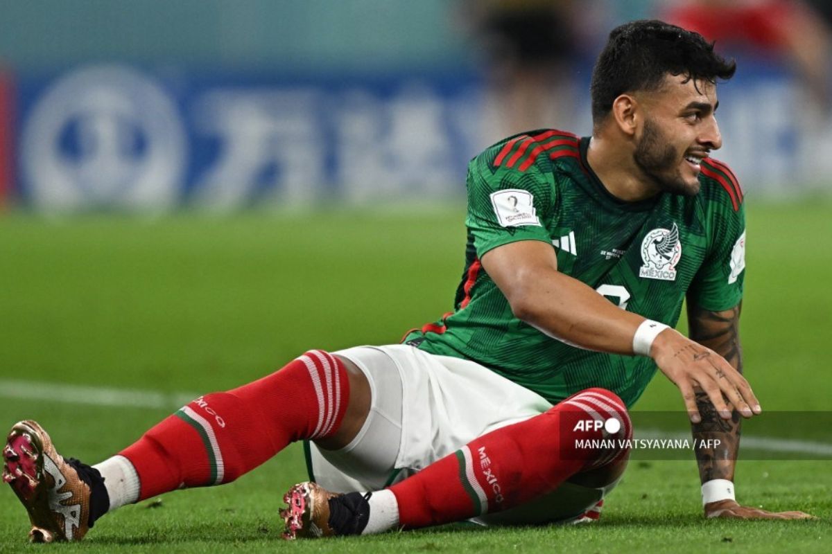 Foto:AFP|Los 25 años de Alexis Vega amenizan entreno de México anterior a Argentina