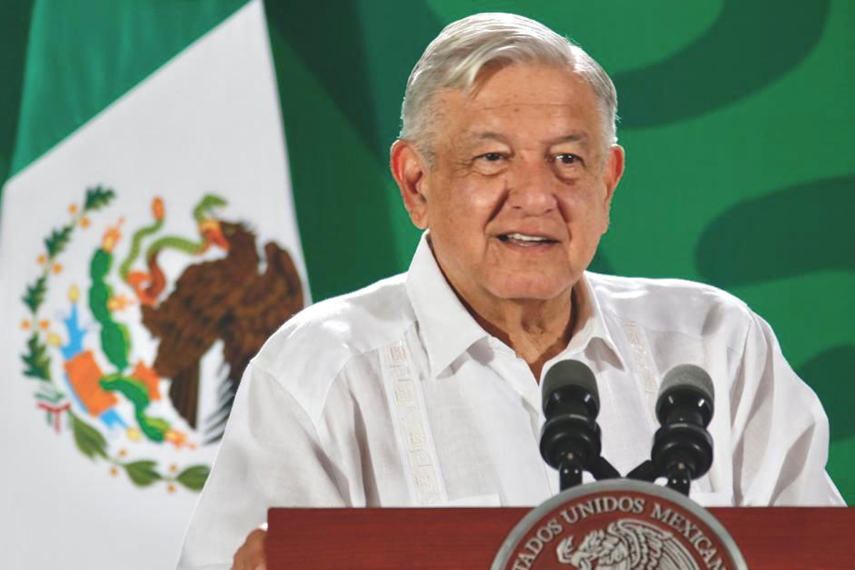 AMLO subrayó que el aumento en la recaudación en el Puerto de Manzanillo se debe a que la Semar administra la aduana.