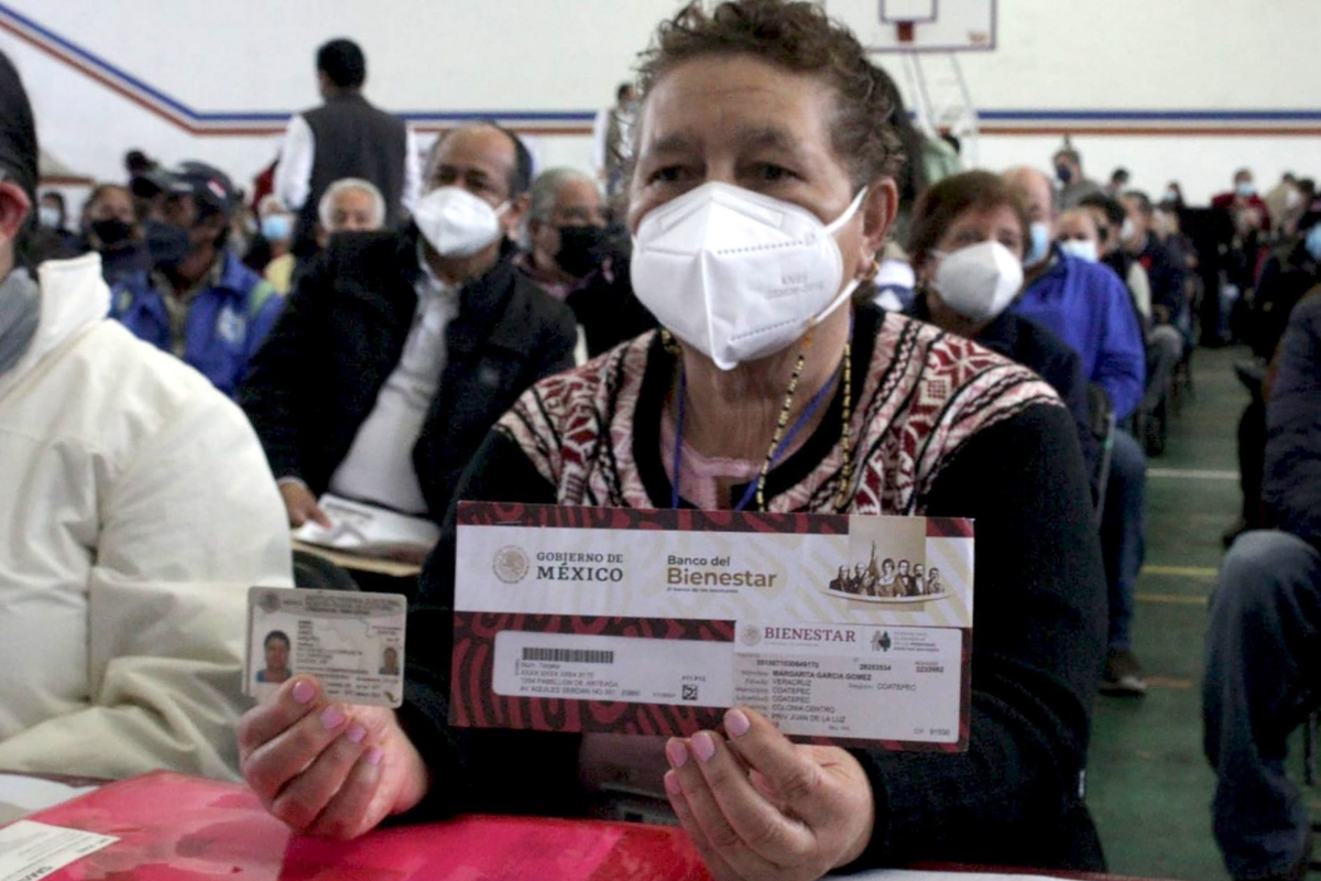 Foto:Cuartoscuro|Esto es todo lo que tienen que saber los Adultos Mayores sobre el cambio de tarjetas al Banco Bienestar